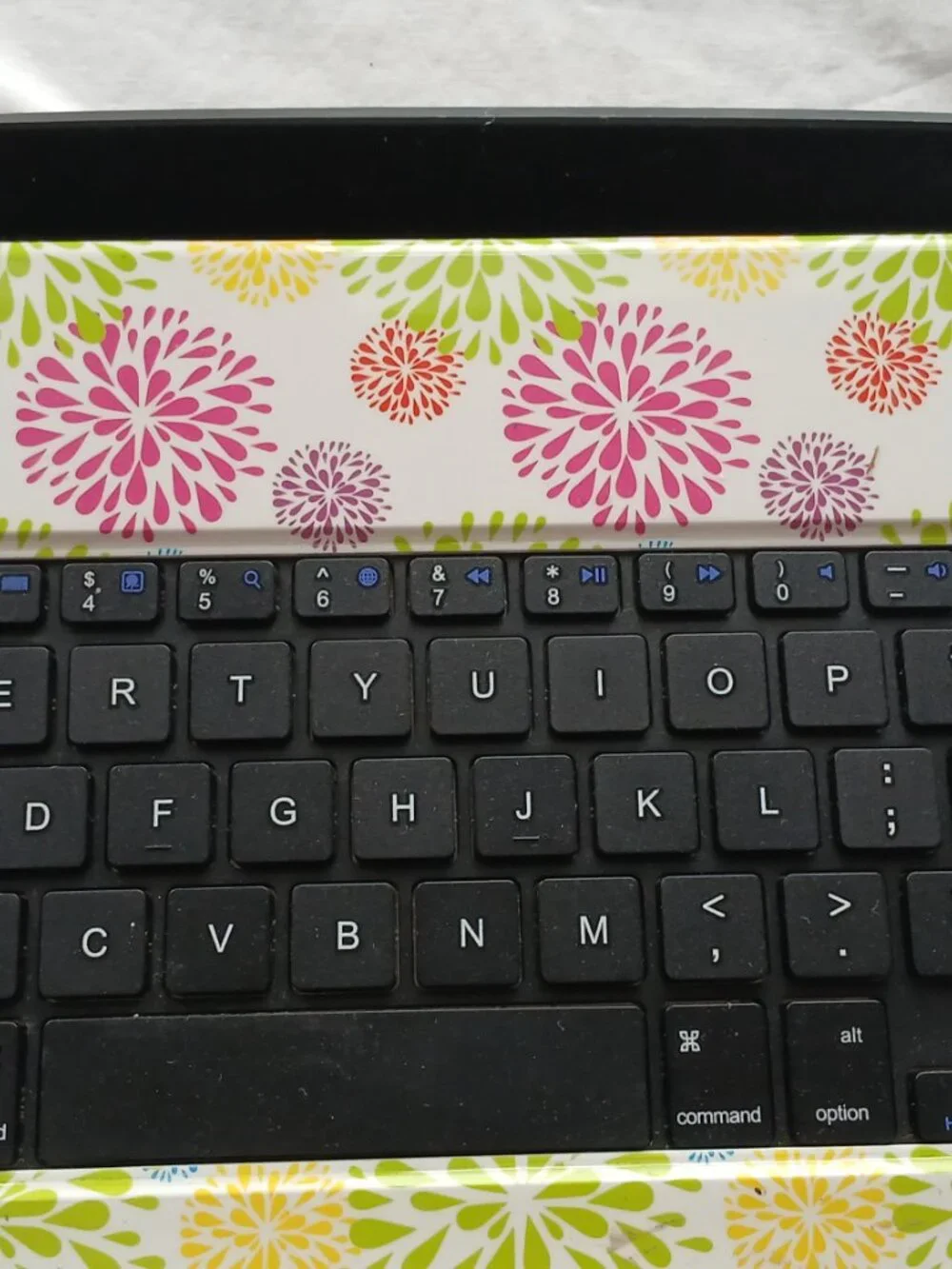 iPad Air Bluetooth Keyboard DGIPA5ABK White Pink Green Slim Case